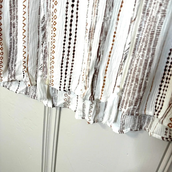 SAVANNA JANE Double Take 2 Floral Embroidery Top Size Medium - Picture 12 of 14